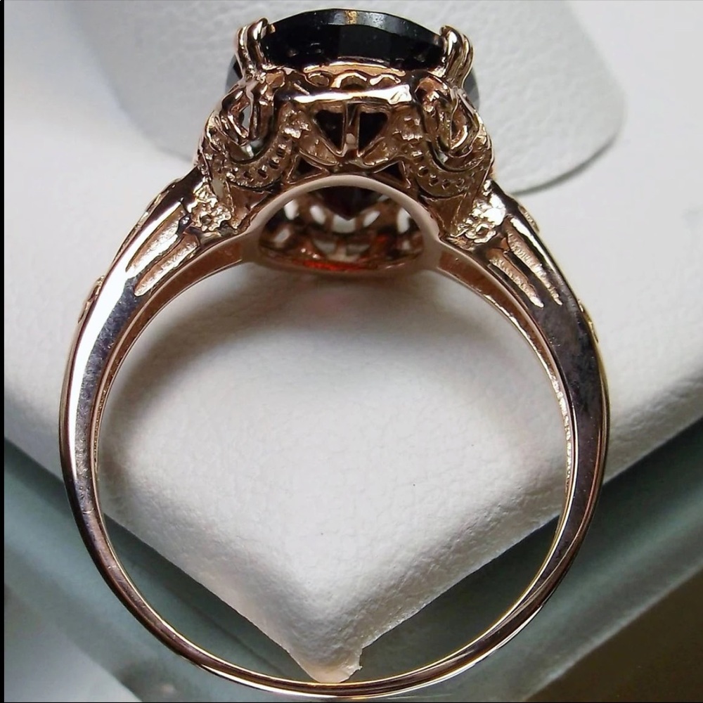 New Women’s Carved Yellow Gold Zircon Ring - Picture 3 of 6
